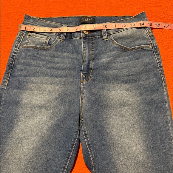 Curve appeal Denim Shorts - Picture 4 of 6